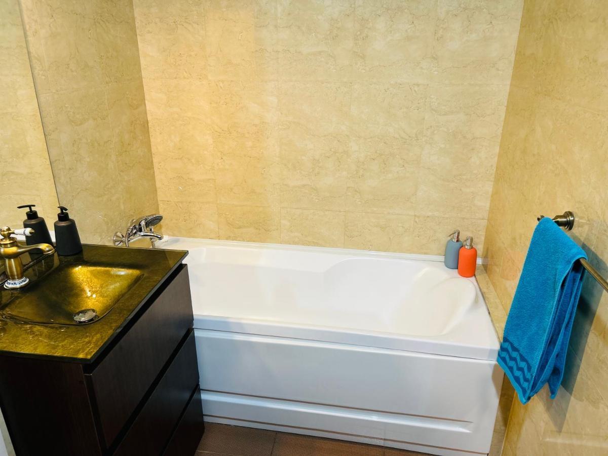 Bucharest Apartment Near The Center, Subway, Mall And Park Екстериор снимка